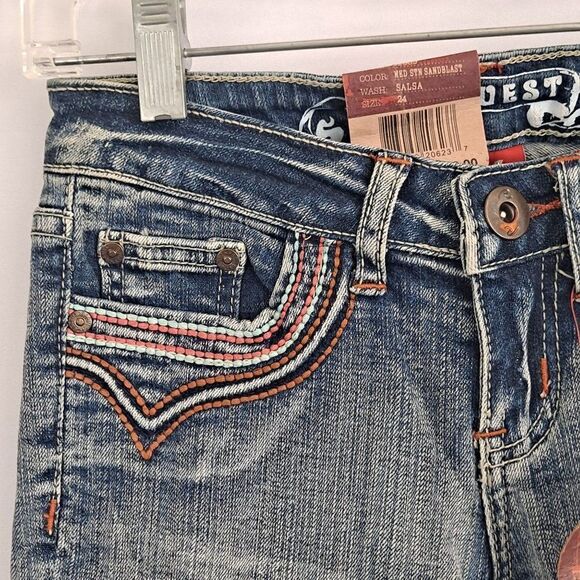 Request Juniors Capris NWT - Picture 4 of 9